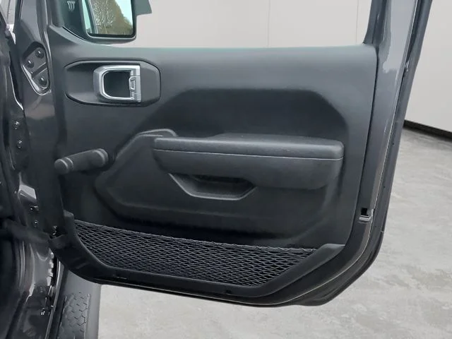 Used 2022 Gray Jeep Unlimited Sport image 38
