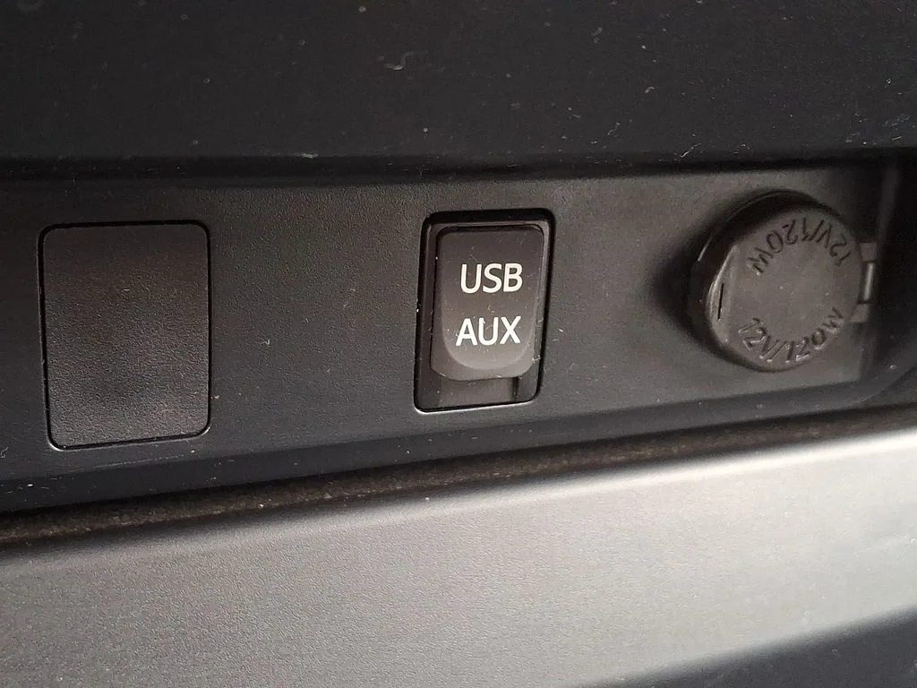Used 2019 White Toyota SR image 24