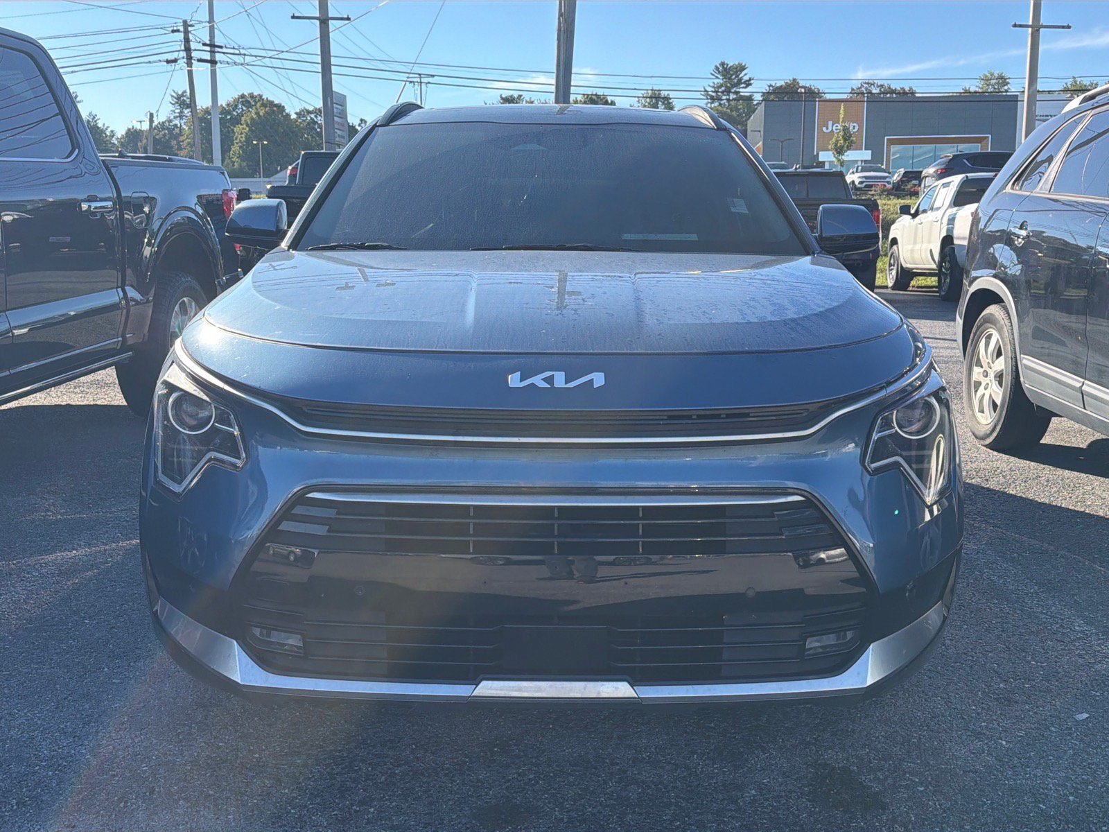 Used 2024 Mineral Blue Kia SX image 7