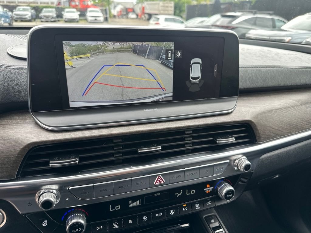 Used 2020 White Kia EX image 21