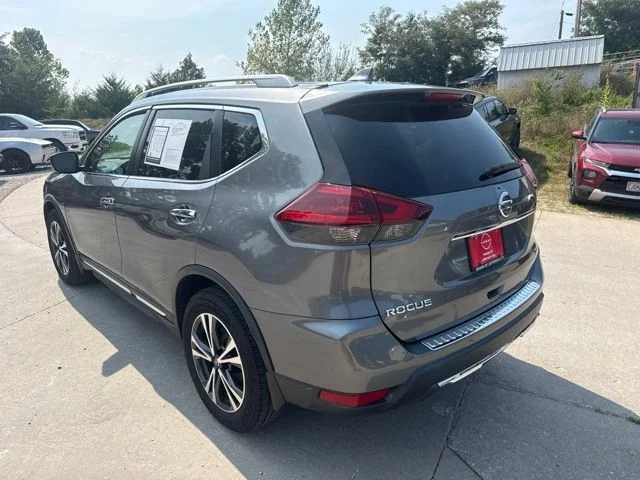 Used 2018 Gray Nissan SL image 5