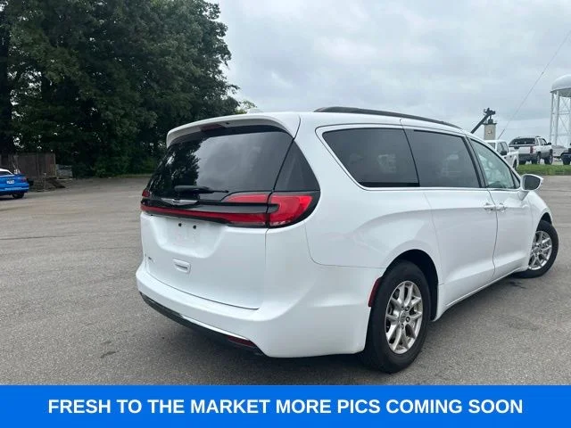 Used 2022 Bright White Clearcoat Chrysler Touring L image 14