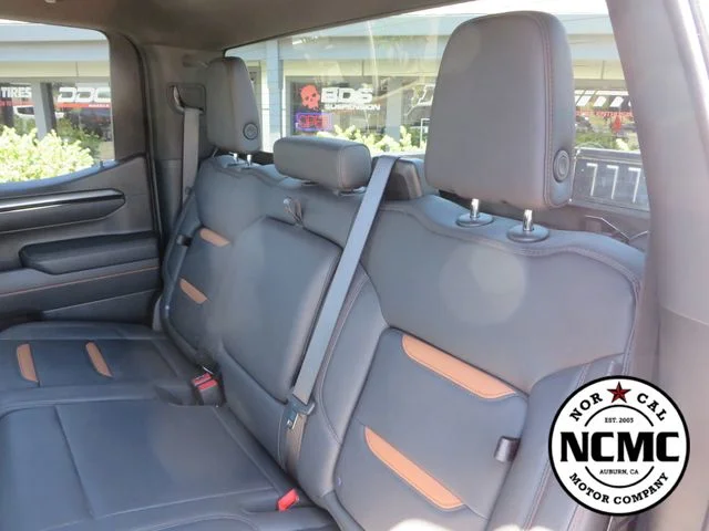 Used 2025 White GMC AT4 image 44