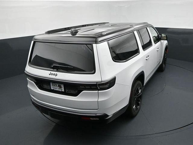 New 2026 Bright White Clear-Coat Exterior Paint Jeep Grand Wagoneer image 17