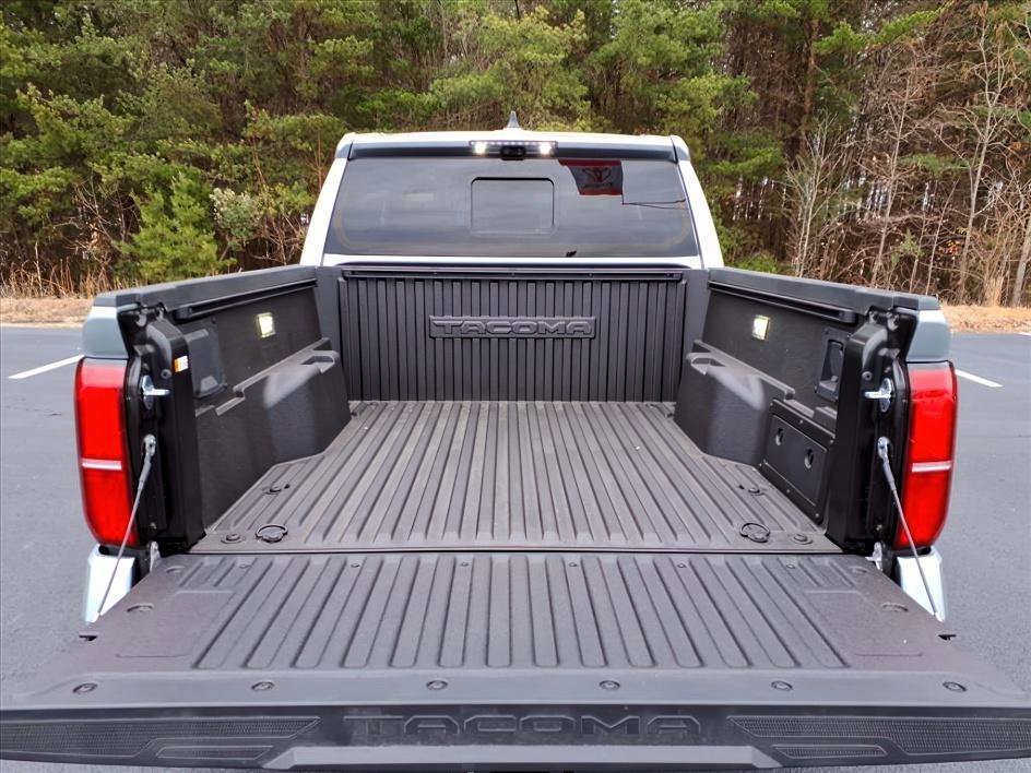 2025 Toyota Tacoma TRD Off Road - Photo 6