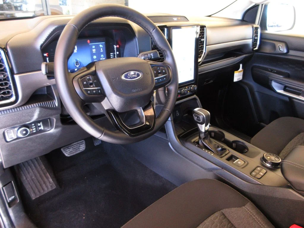 New 2025 Shadow Black Ford XLT image 13