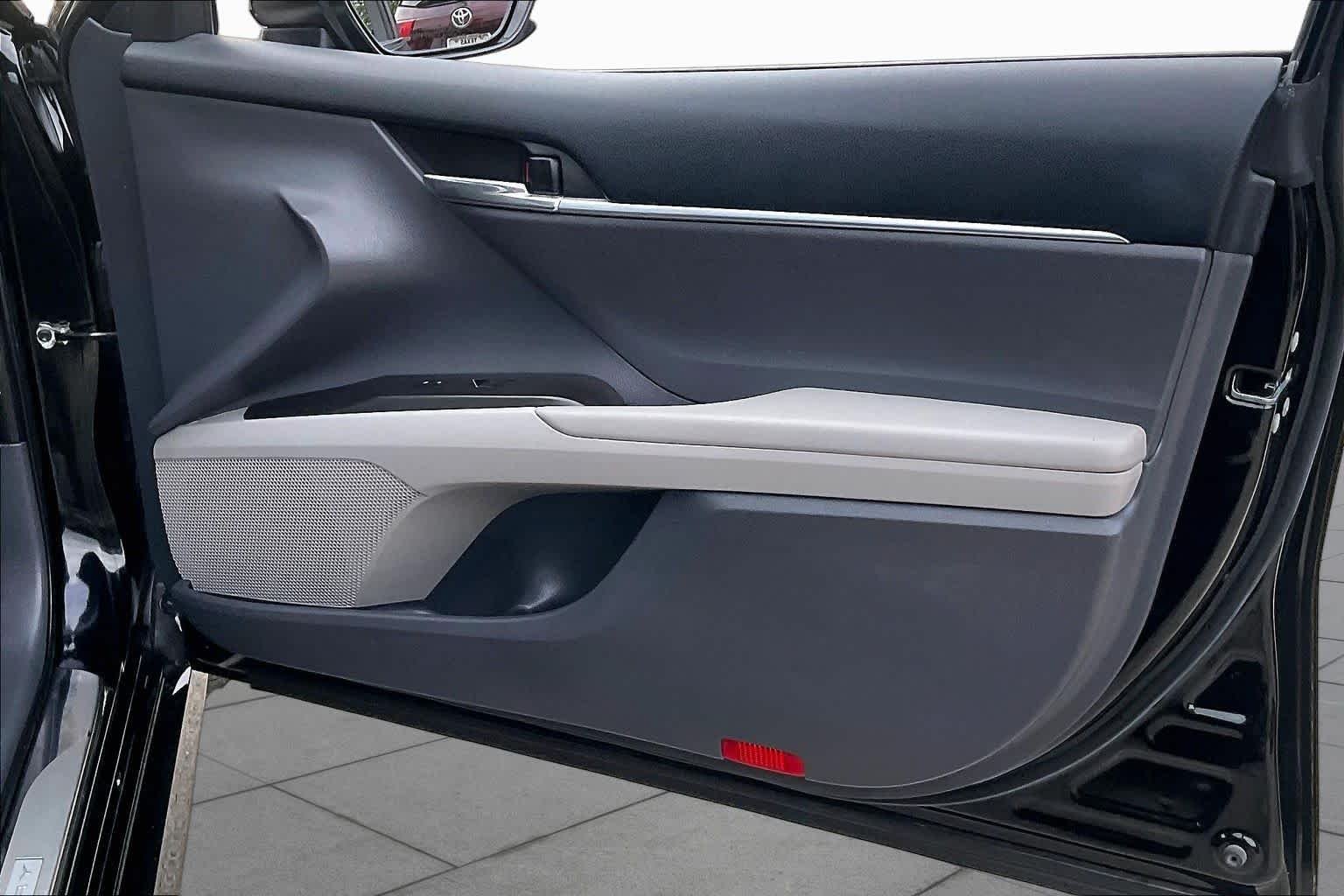 Used 2022 Midnight Black Metallic Toyota Hybrid LE image 21