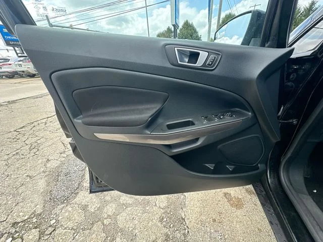 Used 2019 Black Ford SE image 24