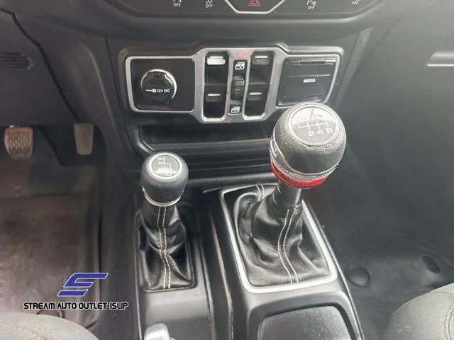 Used 2018 Black Jeep Unlimited Sahara image 31