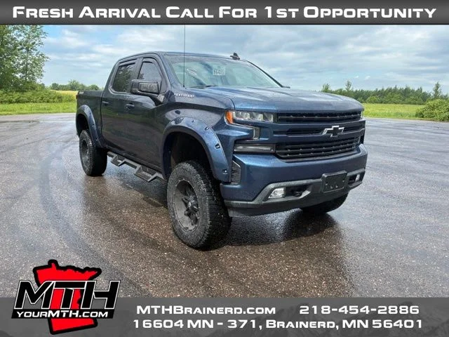 Used 2020 Blue Chevrolet RST image 2