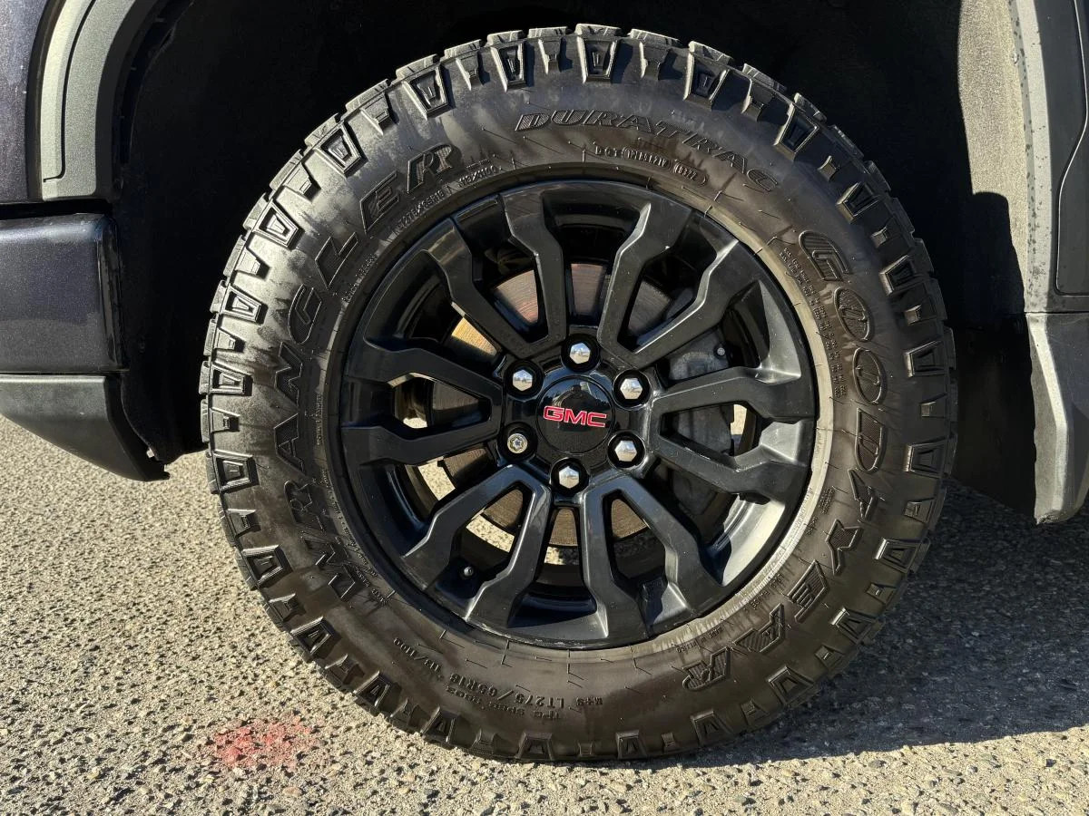 Used 2022 Grey GMC At4x image 20