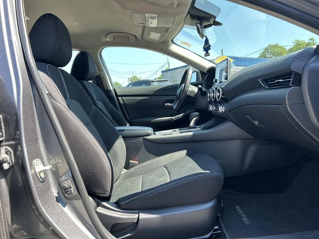Used 2020 Gray Nissan SV image 17