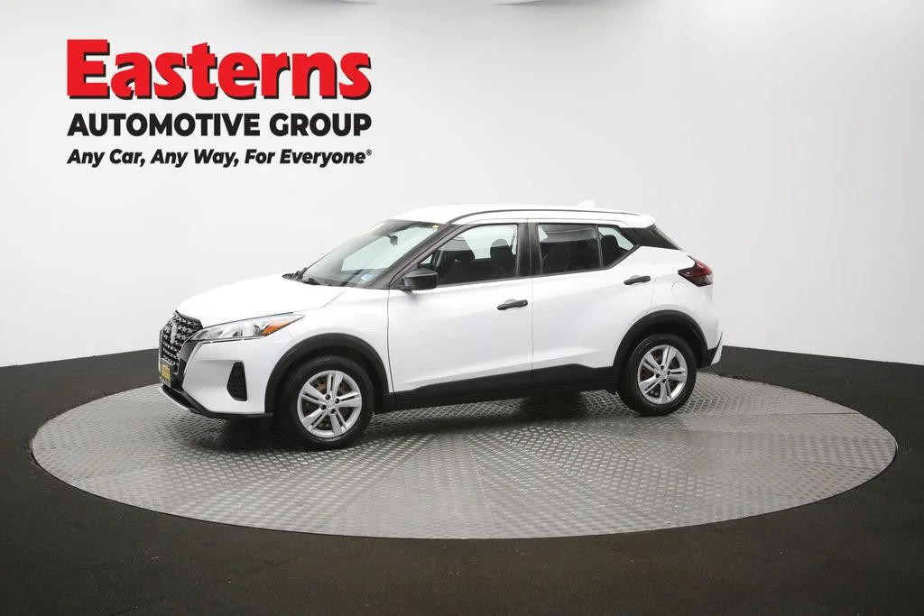 Used 2022 White Nissan S image 56