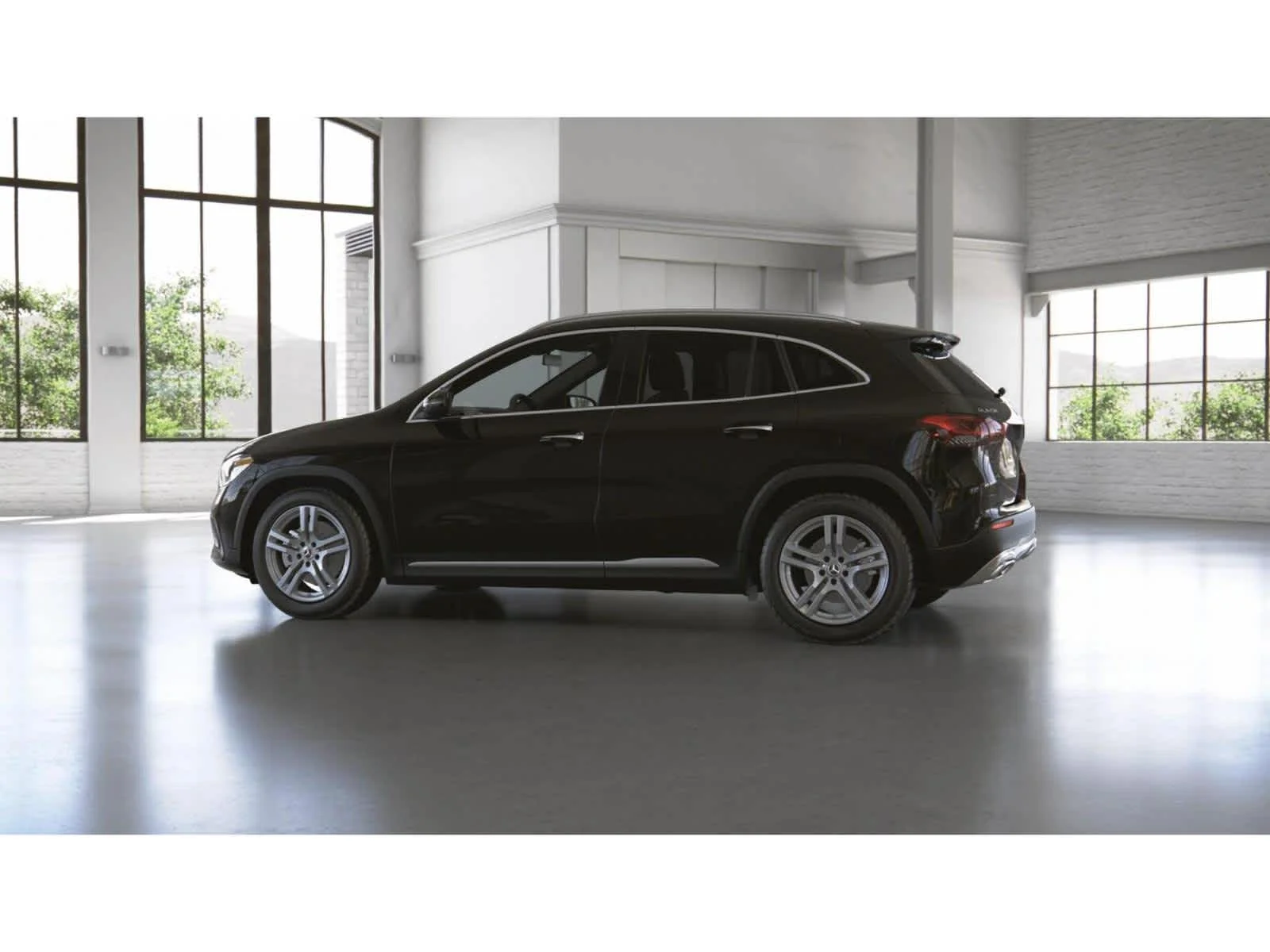 Used 2021 Night Black Mercedes-Benz GLA 250 image 32