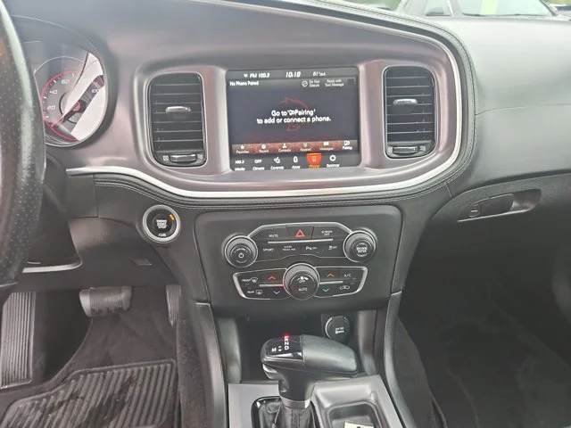Used 2020 White Dodge SXT image 19