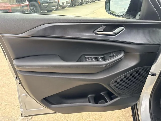 New 2025 Silver Jeep Altitude X image 12