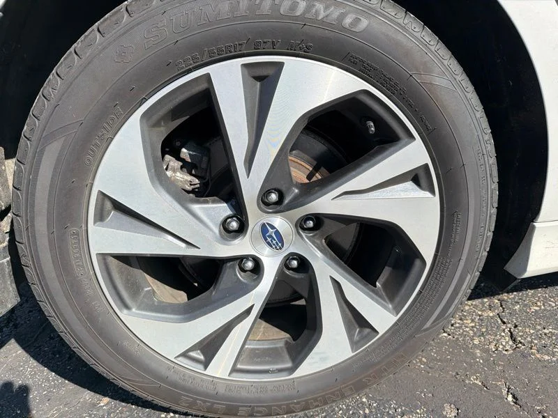 Used 2024 White Subaru Base image 9