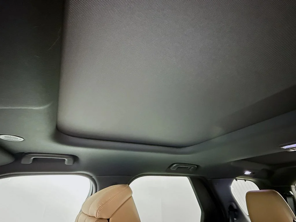 New 2026 Fuji White Land Rover Dynamic SE image 22