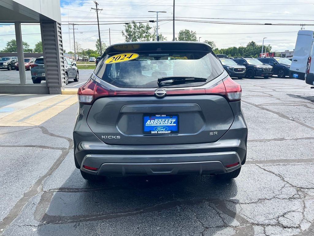 Used 2024 Gray Nissan SR image 6