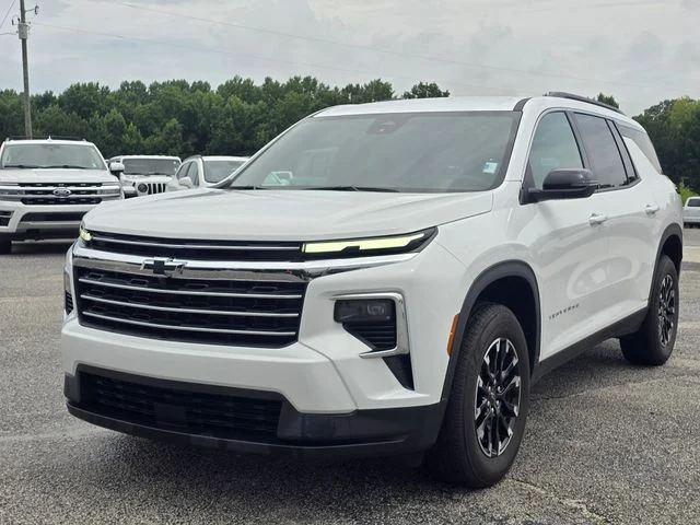 Used 2025 White Chevrolet LT image 1