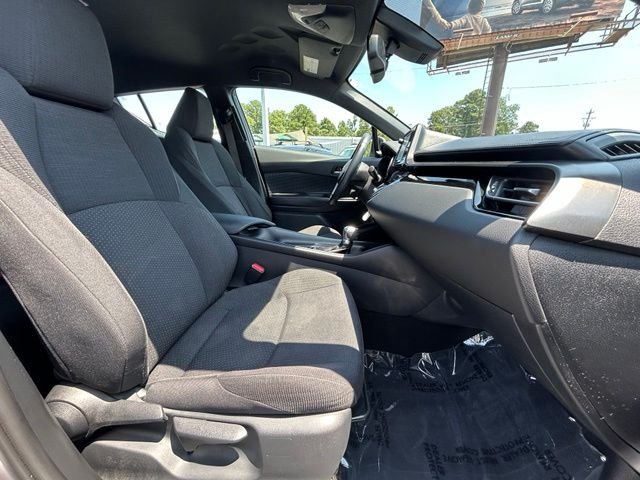 Used 2018 Silver Toyota XLE image 10