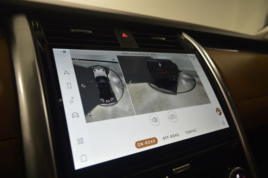 Used 2025 Gray Land Rover Metropolitan Edition image 31