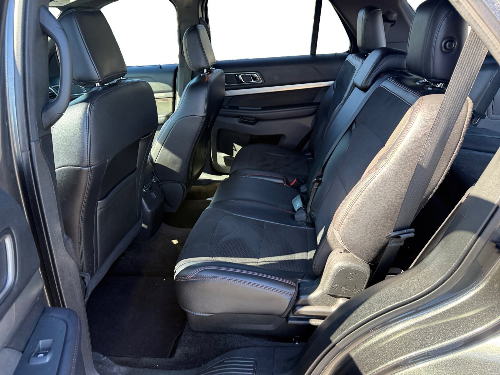 Used 2018 Magnetic Ford XLT image 16