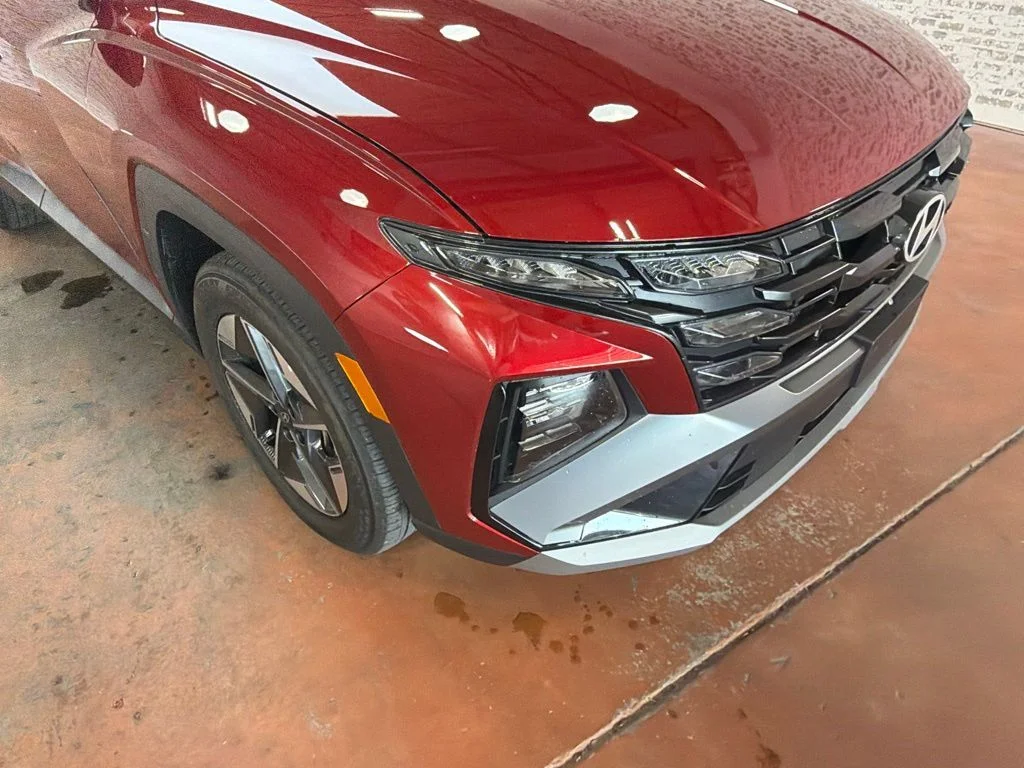 Used 2025 Ultimate Red Hyundai SEL image 9