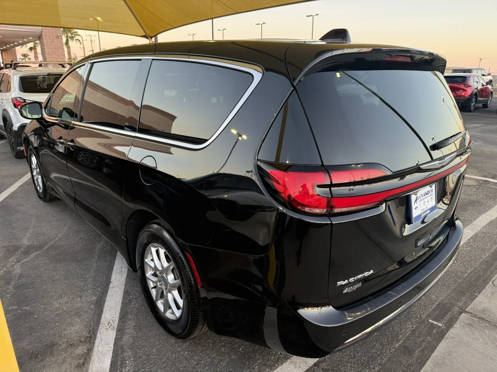 Used 2025 Diamond Black Crystal Pearlcoat Chrysler Select image 6