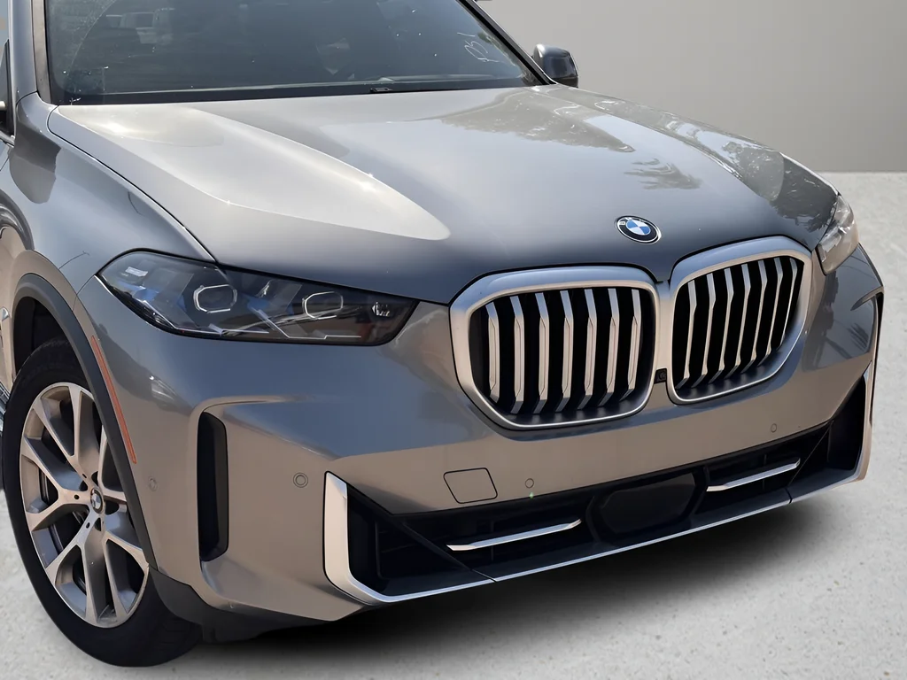 Used 2024 Gray BMW sDrive40i image 28