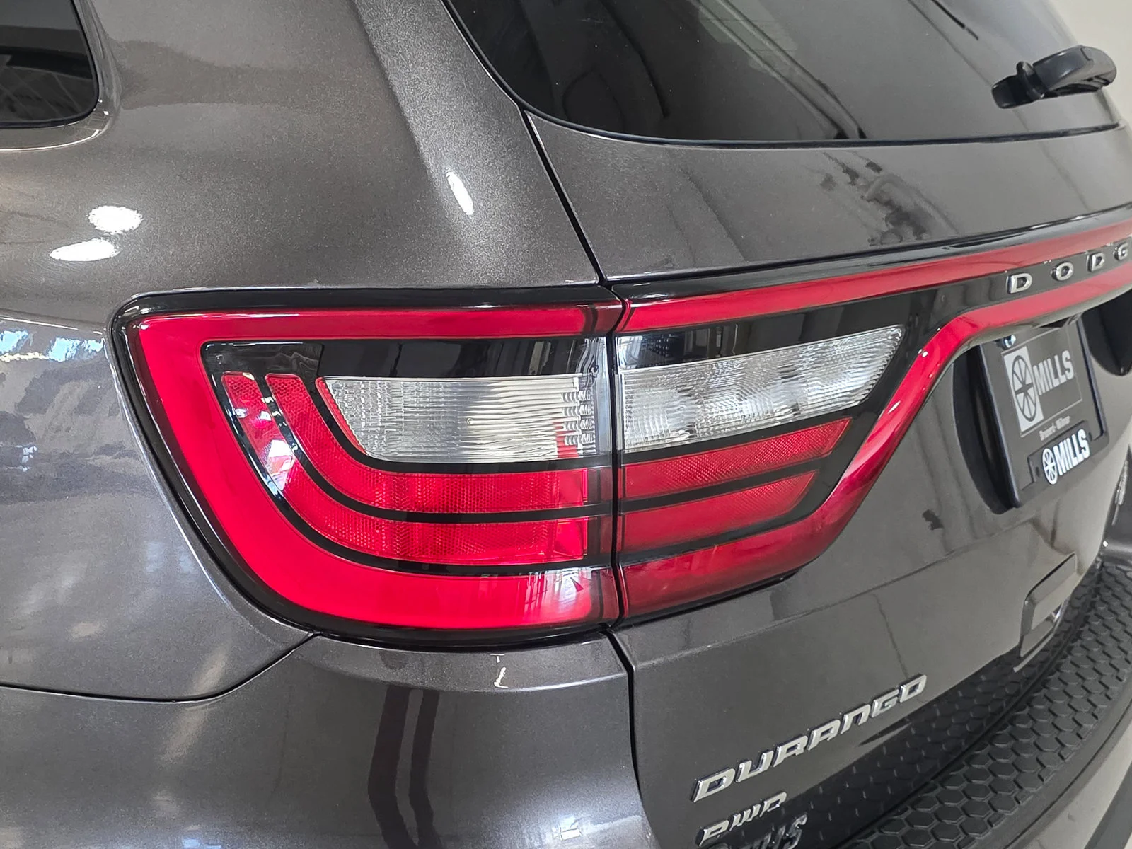 Used 2015 Gray Dodge Limited image 15