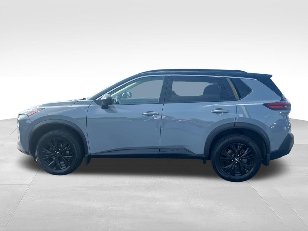 Used 2023 Gray Nissan SV image 2