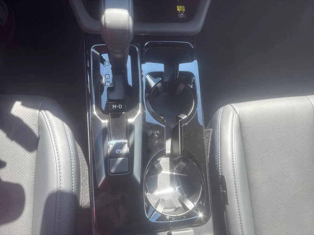 New 2026 CRYSTAL WHITE PEARL Subaru Limited Hybrid image 24