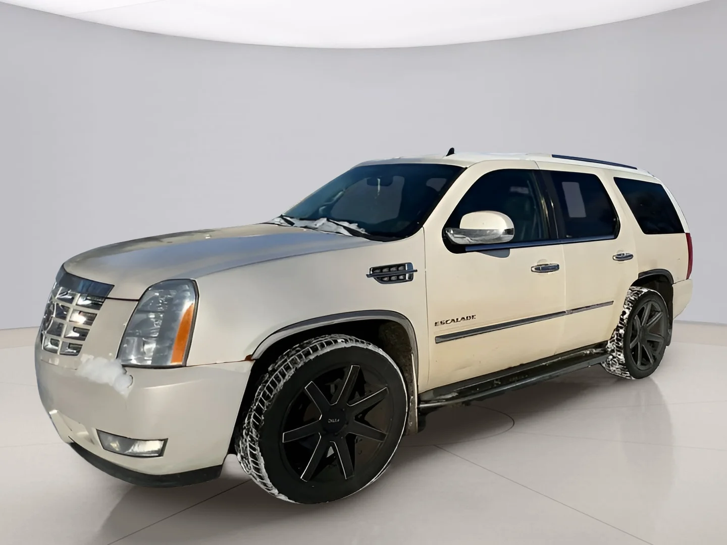Used 2010 White Cadillac LUXURY image 4