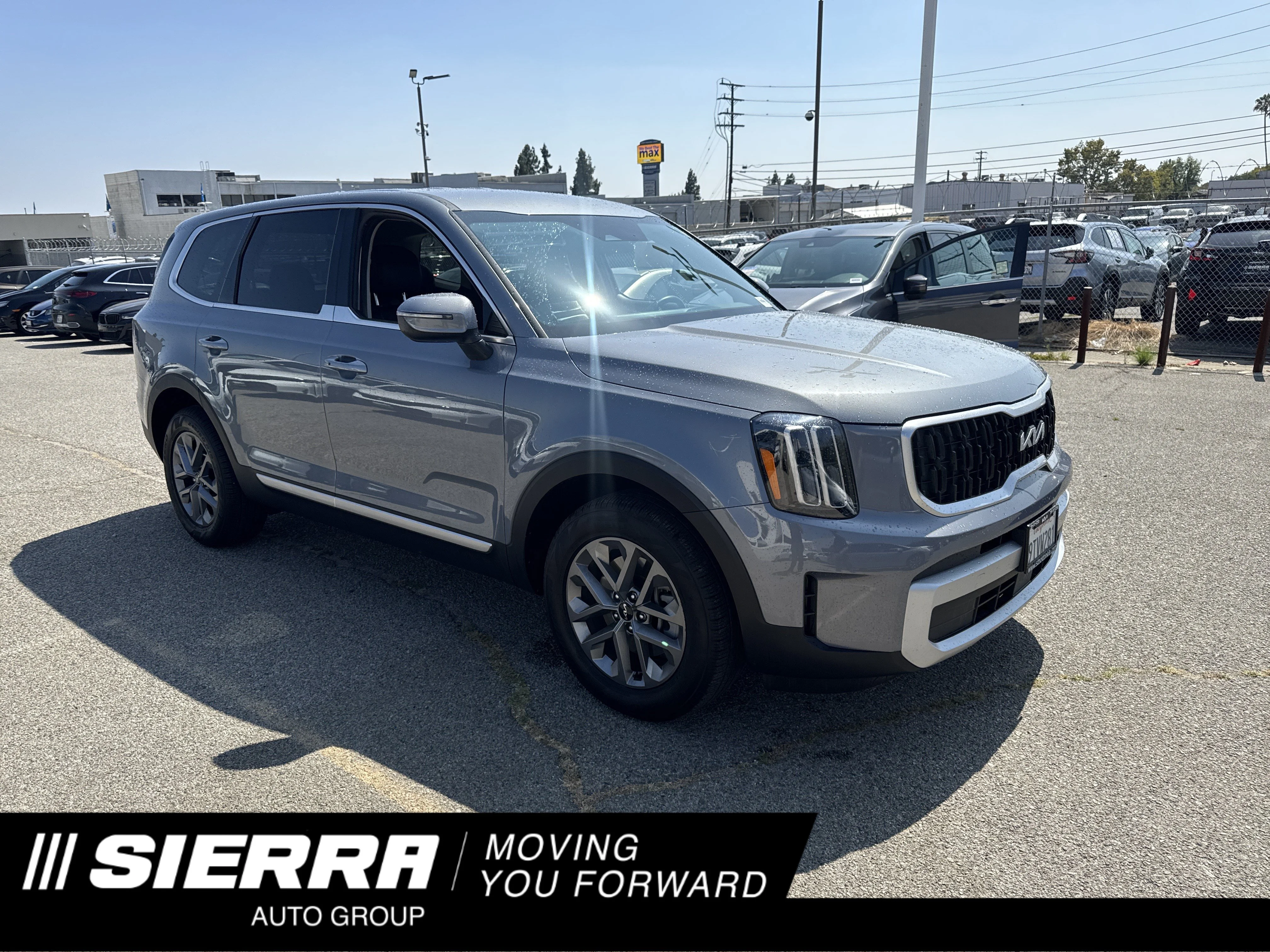 Used 2025 Everlasting Silver Kia LX image 1