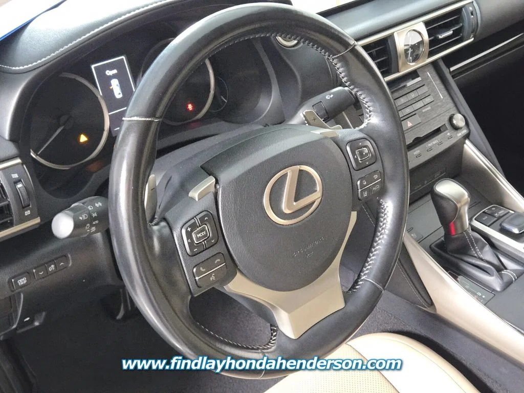 2020 Lexus IS 300 - Photo 25