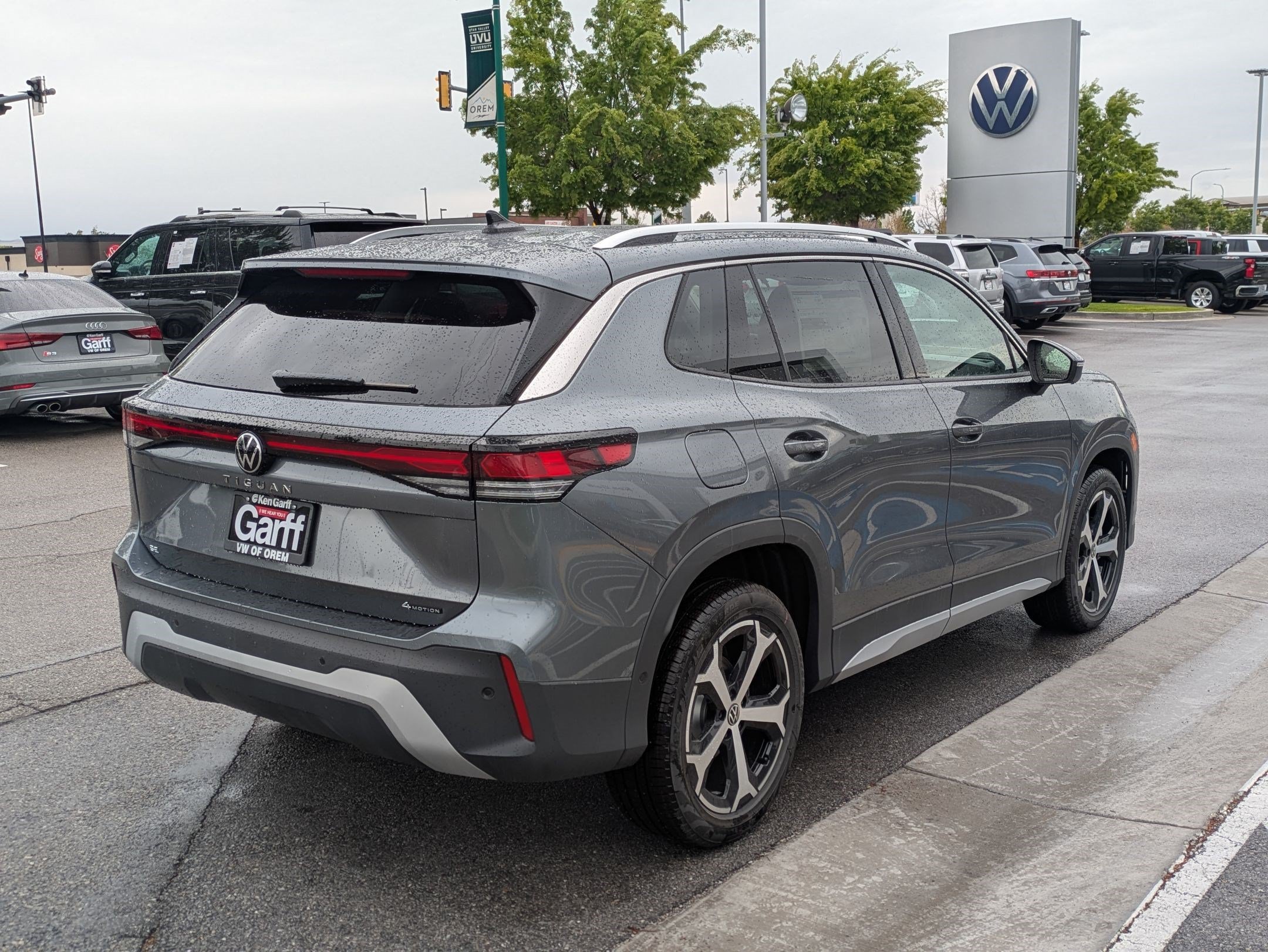 New 2026 Platinum Gray Metallic Volkswagen SE image 3