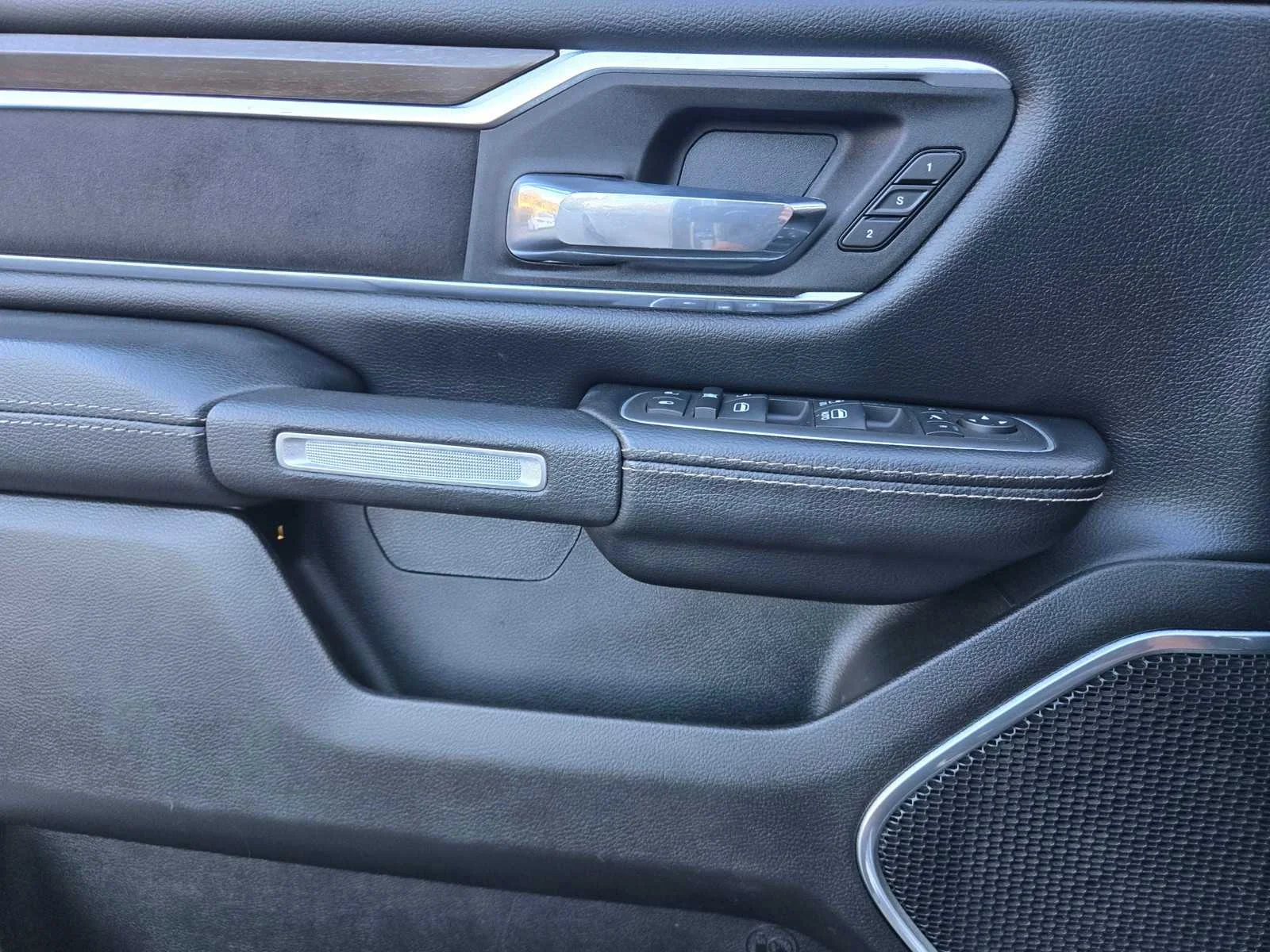 2022 RAM Ram 1500 Pickup Laramie - Photo 25
