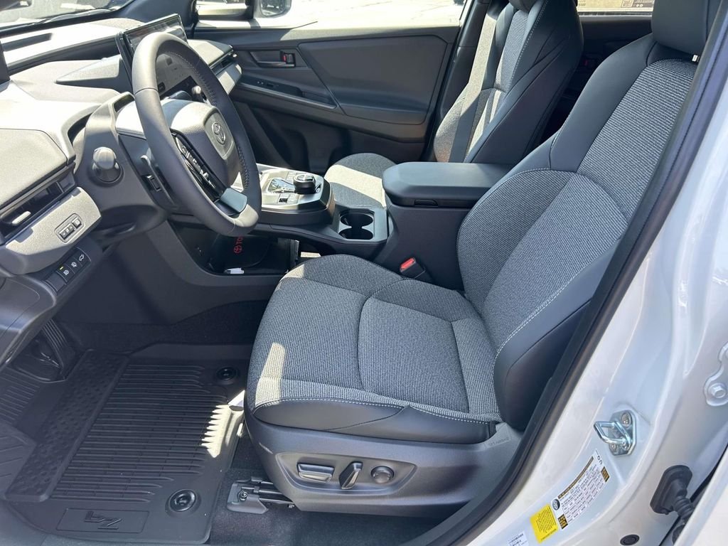 New 2026 Wind Chill Pearl Toyota XLE image 15
