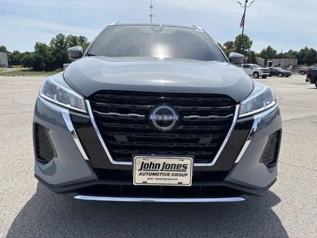 Used 2024 Gray Nissan SV image 16