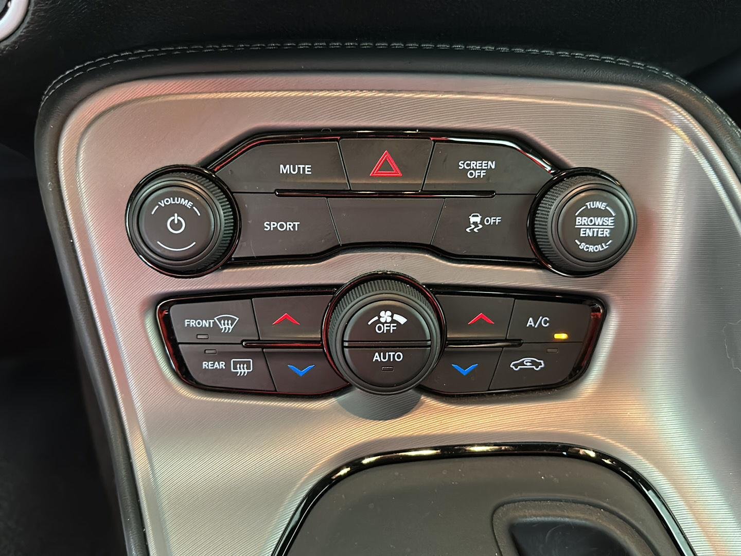 Used 2023 Granite Pearlcoat Dodge SXT image 28