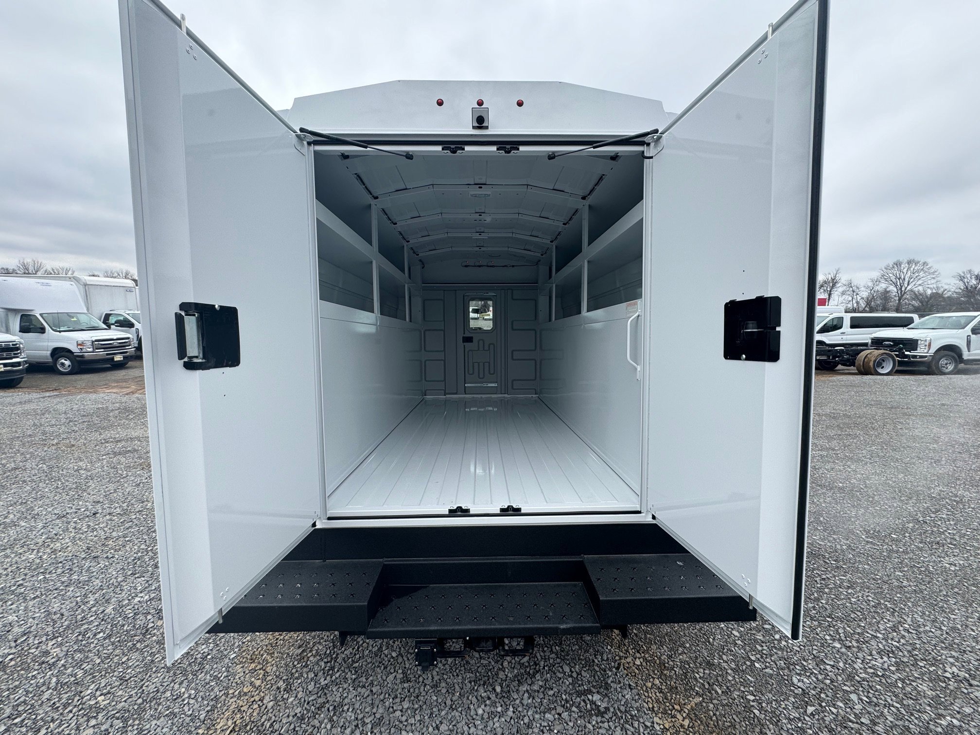 New 2026 Oxford White Ford  image 9