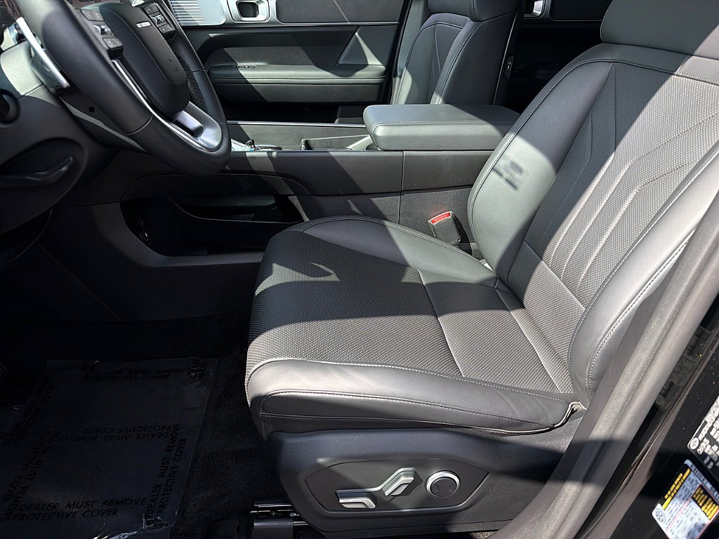 Used 2026 Phantom Black Hyundai SEL image 10