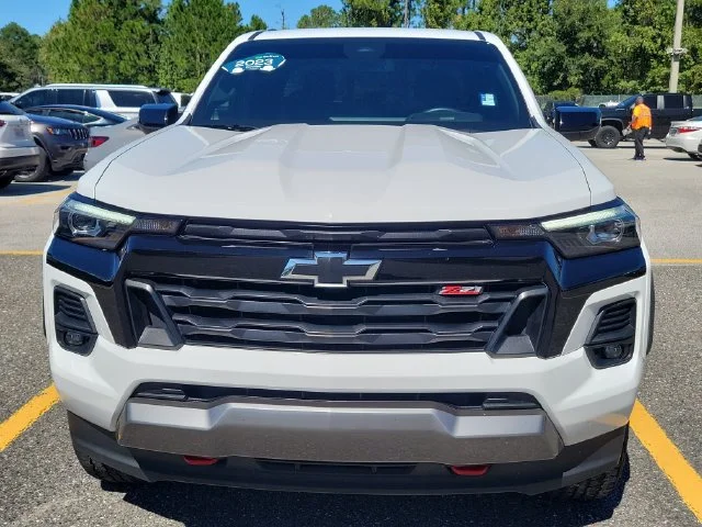 2023 Chevrolet Colorado Z71 - Photo 7