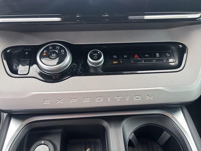 Used 2025 White Ford Active image 18