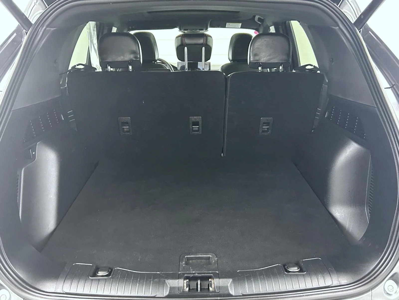 Used 2023 Gray Ford ST-Line image 22