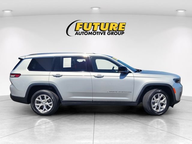 Used 2021 Silver Jeep Limited image 3