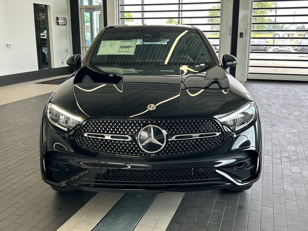 New 2027 Black Mercedes-Benz GLC 300 image 3