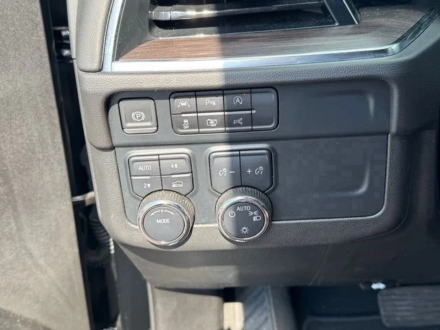 Used 2025 Black Chevrolet LT image 22
