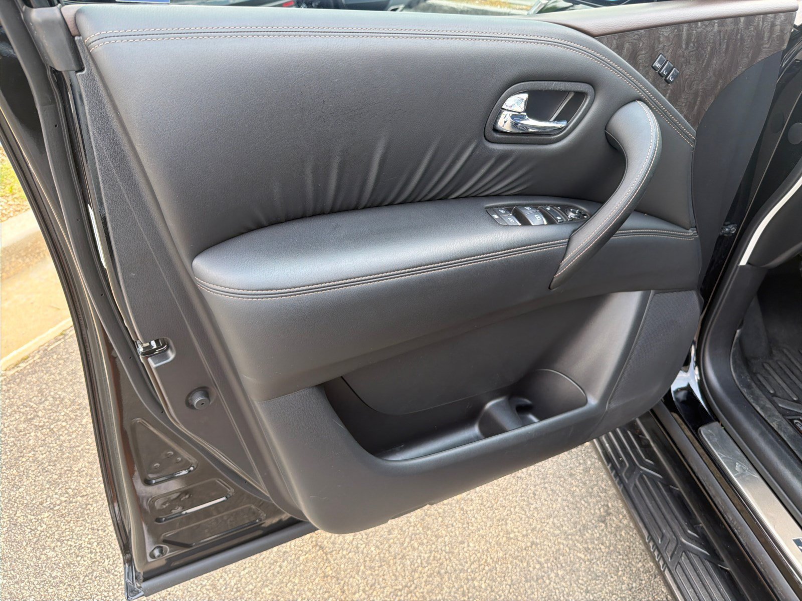 Used 2024 Super Black Nissan Platinum image 10